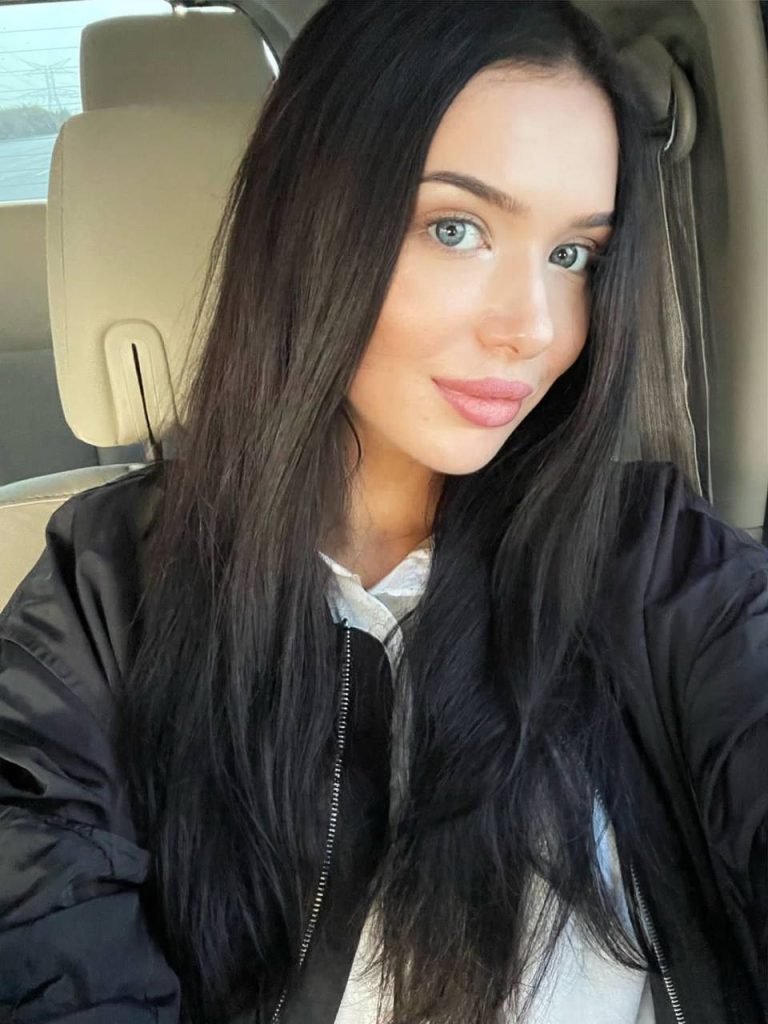 VIP модель Виктория