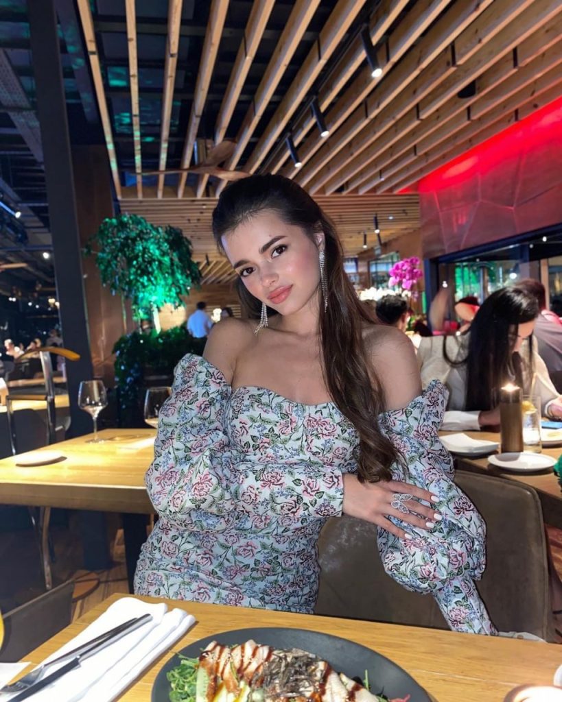 Эскортница Жаннет