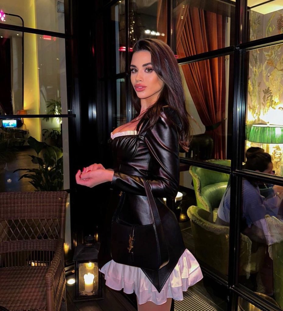 Эскортница Женя