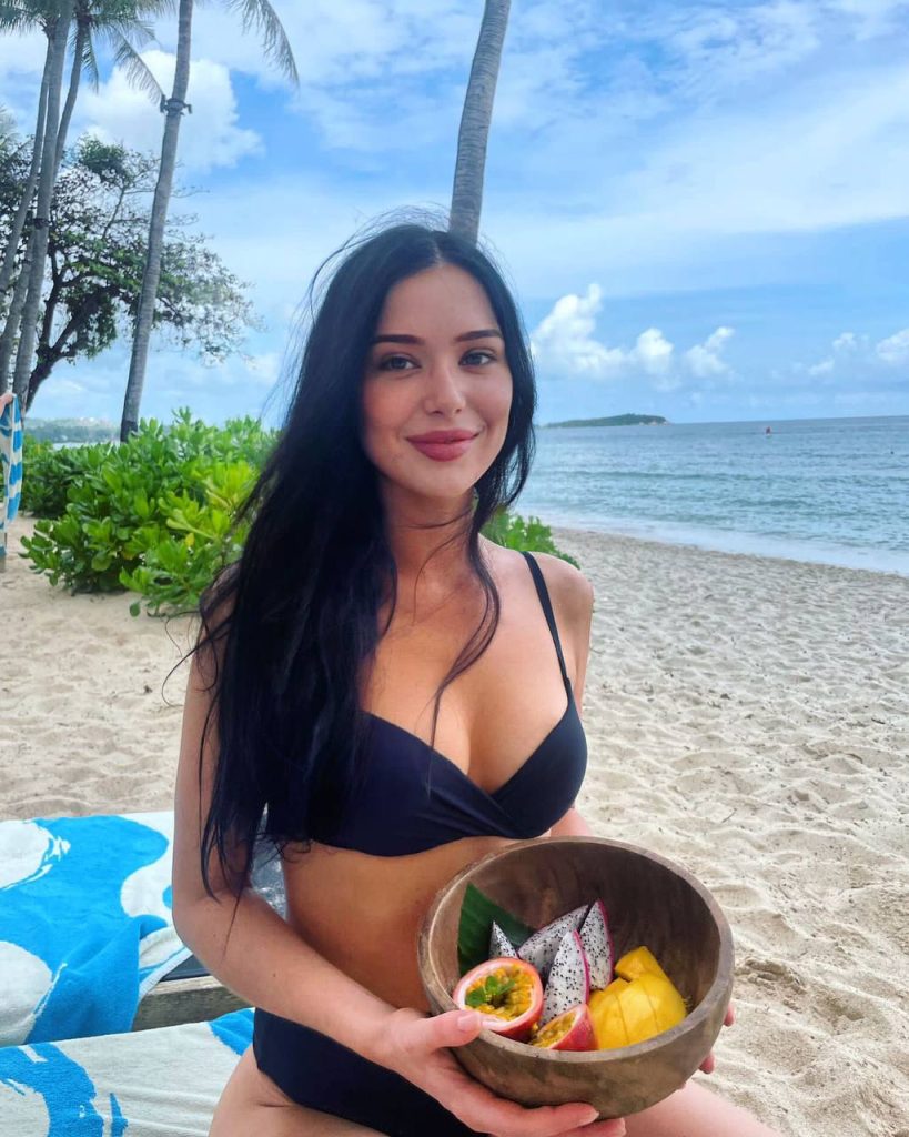 VIP модель Виктория