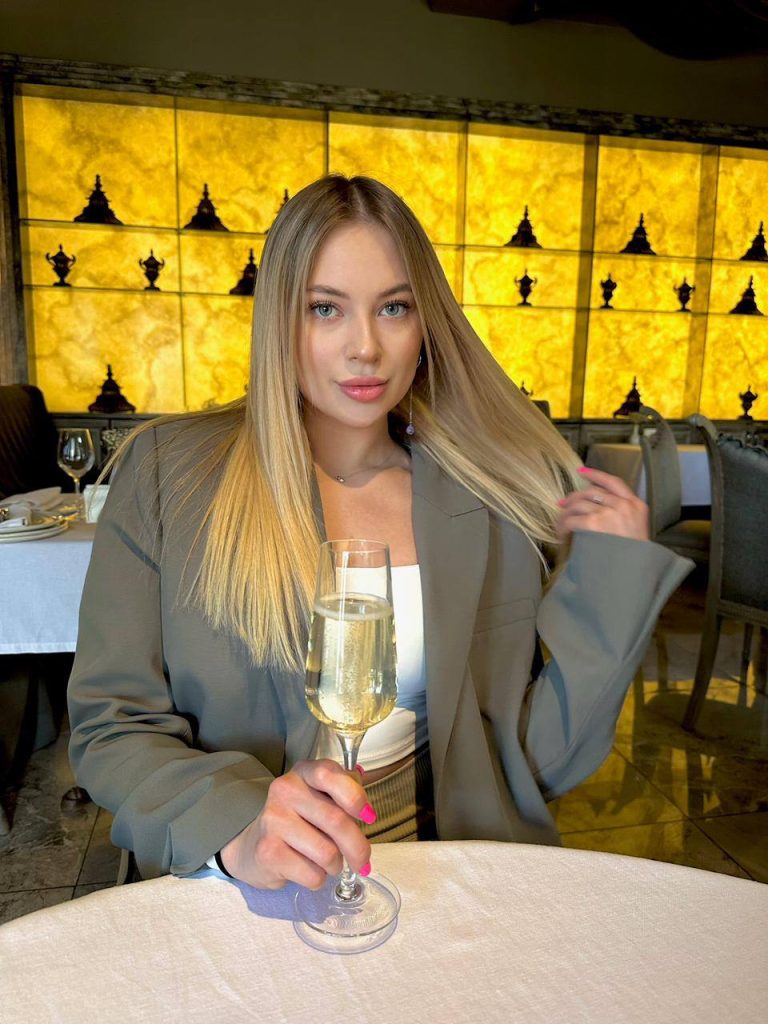 Модель Жанна